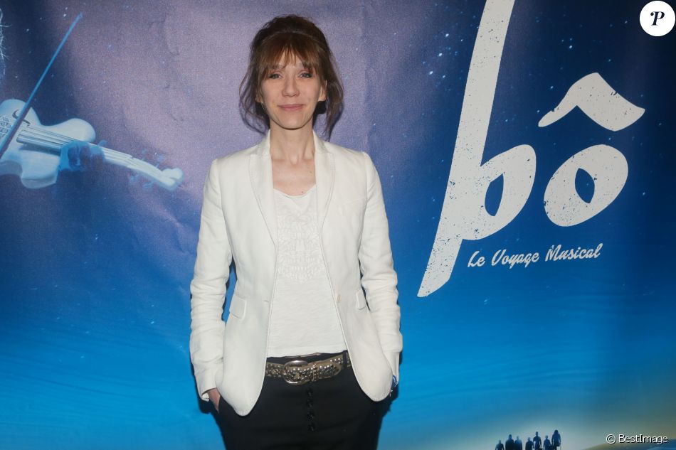 Virginie Lemoine Au Photocall Du Spectacle B Le Voyage Musical Au Virginie Lemoine Au Photocall Du Spectacle B Le Voyage Musical Au