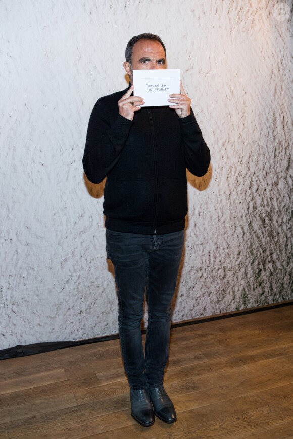 Nikos Aliagas - Vernissage de l'artiste chinois Liu Bolin avec la maison Ruinart au Grand Palais à Paris le 8 mars 2018. © Cyril Moreau/Bestimage