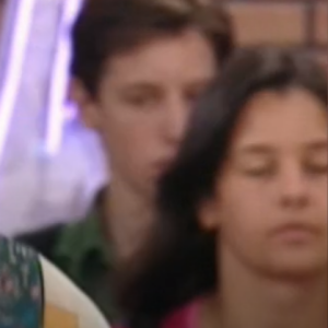 Faustine Bollaert méconnaissable dans "Premiers Baiser" - "Les enfants de la télé", France 2, 10 mars 2018
