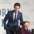 Eddie Redmayne, Stephen Hawking - Première du film "The Theory of Everything" à Londres le 9 décembre 2014.