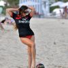 La playmate et star de la télé réalité Claudia Romani sur la plage à Miami le 12 mars 2018.