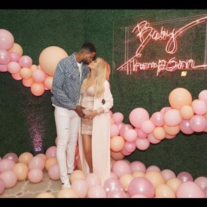 Khloé Kardashian et Tristan Thompson lors de leur babyshower. Instagram, le 10 mars 2018.