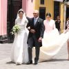 La mariée Alessandra de Osma au bras de son père Felipe de Osma Berckemeyer et derrière eux la princesse Alexandra de Hanovre - Mariage du prince Christian de Hanovre avec Alessandra de Osma à Lima au Pérou le 16 mars 2018