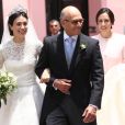 Alessandra de Osma, dans une robe de mariée conçue par Jorge Vazquez, au bras de son père Felipe de Osma Berckmeyer le 16 mars 2018 lors de son mariage avec le prince Christian de Hanovre à Lima au Pérou.