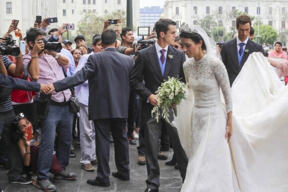 Alessandra de Osma portait une robe de mariée conçue par Jorge Vazquez le 16 mars 2018 lors de son mariage avec le prince Christian de Hanovre, à Lima au Pérou.