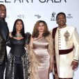 Magic Johnson, Cookie Johnson, Tina Knowles et Richard Lawson à la soirée Wearable Art Gala, samedi 17 mars à Los Angeles