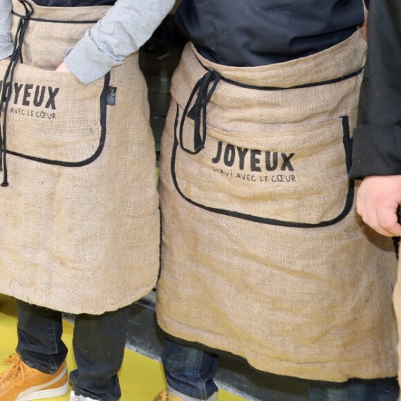 Sophie Cluzel, secrétaire d'État chargée des Personnes handicapées, Nicolas Hulot, ministre de la transition écologique et solidaire, Yann Bucaille Lanrezac lors de la visite du restaurant "Joyeux, servi avec le coeur" à Paris tenu par 25 serveurs et cuisiniers en situation de handicap mental ou cognitif le 21 mars 2018 qui est aussi la journée mondiale de la trisomie 21. © Sébastien Valiela / Bestimage