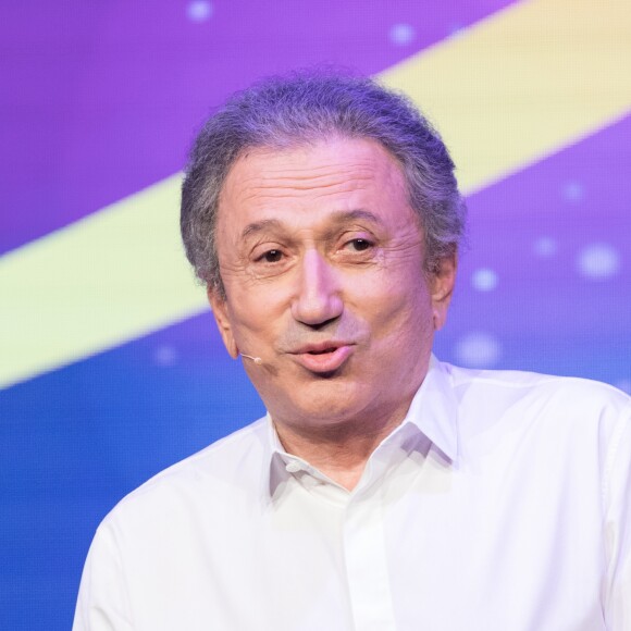 Michel Drucker lors du gala de la Chaine de l'espoir au théâtre de la Tour Eiffel à Paris, France, le 26 mars 2018. Les recettes collectées (les bénéfices de la soirée) seront reversées à l'association La Chaîne de l'Espoir pour redonner vie et sourire à des enfants malades du bout du monde. © Cyril Moreau/Bestimage