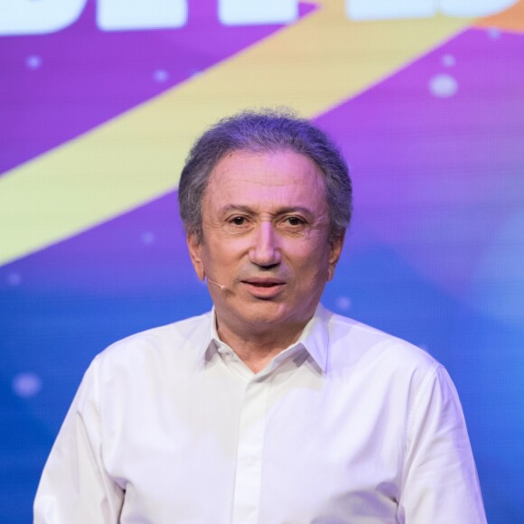 Michel Drucker lors du gala de la Chaine de l'espoir au théâtre de la Tour Eiffel à Paris, France, le 26 mars 2018. Les recettes collectées (les bénéfices de la soirée) seront reversées à l'association La Chaîne de l'Espoir pour redonner vie et sourire à des enfants malades du bout du monde. © Cyril Moreau/Bestimage