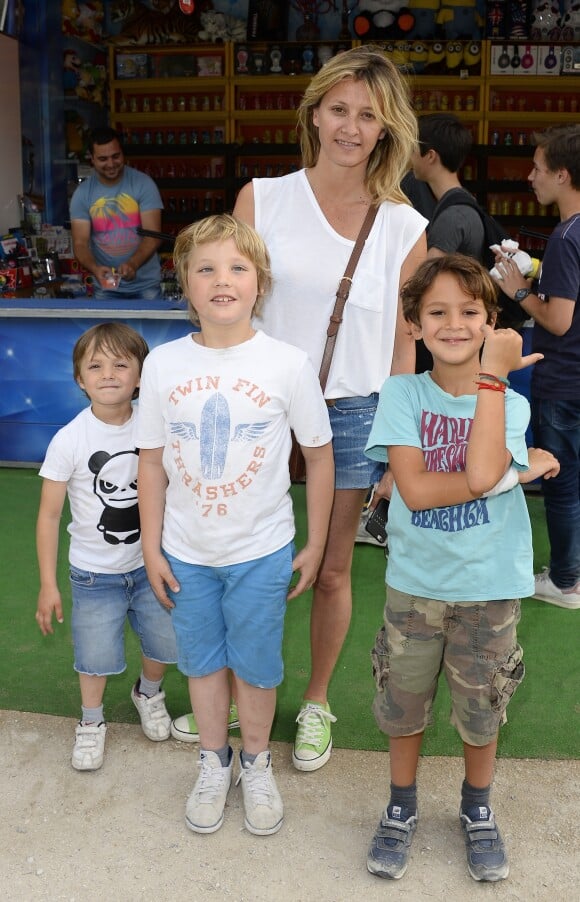 Sarah Lavoine avec ses fils Milo, Roman et un ami - Inauguration de la Fête des Tuileries à Paris le 26 juin 2015.