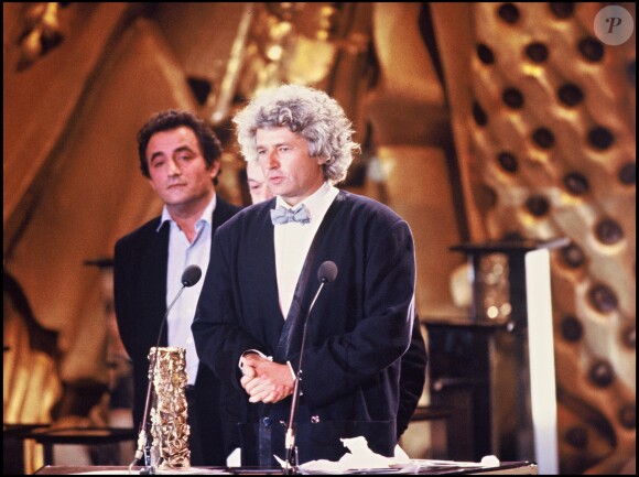Jean-Jacques Annaud recevant le César du meilleur réalisateur en 1989
