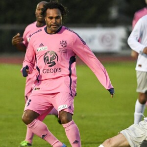 Exclusif - Christian Karembeu - Match de football caritatif organisé par le Variétés Club de France au profit de l'association "+ de Vie" présidée par Bernadette Chirac et de l'association "Urma" présidée par Laurent Blanc au stade Jean-Paul David à Mantes-la-Jolie le 11 octobre 2016. © Pierre Perusseau/Bestimage