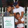Exclusif - Jeremy Meeks, son fils Jeremy Meeks Jr. et sa compagne Chloe Green sont allés déjeuner au restaurant The Ivy à Los Angeles le 23 octobre 2017.