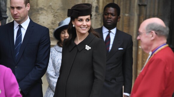 Kate Middleton très enceinte à la messe de Pâques, Meghan et Harry absents