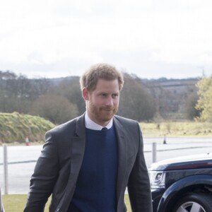 Le prince Harry et Meghan Markle visitent le centre Eikon à Belfast le 23 mars 2018.