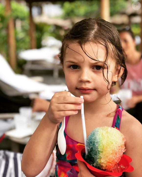 La fille cadette de Busy Philipps, Cricket (4 ans). Hawaï, mars 2018.