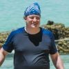 Brendan Fraser, méconnaissable, passe des vacances en famille à La Barbade avec ses fils Griffin et Holden sur la plage. Le 23 mars 2018