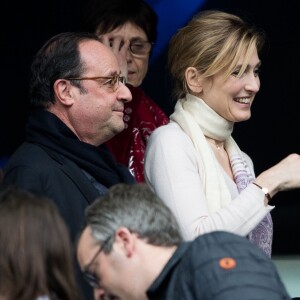 François Hollande et Julie Gayet lors du tournoi des six nations de rugby, la France contre l'Angleterre au Stade de France à Saint-Denis, Seine Saint-Denis, France, le 10 mars 2018. Les Bleus s'imposent 22-16. © Cyril Moreau/Bestimage