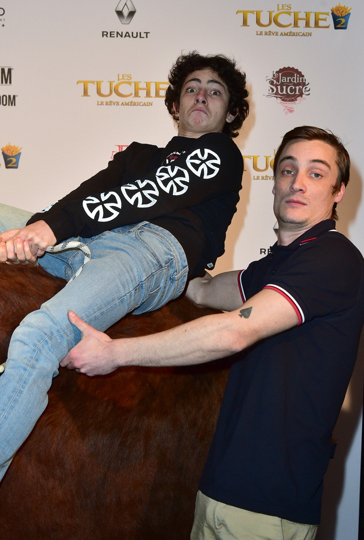 Photo : Théo Fernandez et Pierre Lottin - Soirée lors de lavant-première  du film Les Tuches 2 au VIP Room à Paris le 25 janvier 2016. © Giancarlo  GorassiniBestimage - Purepeople