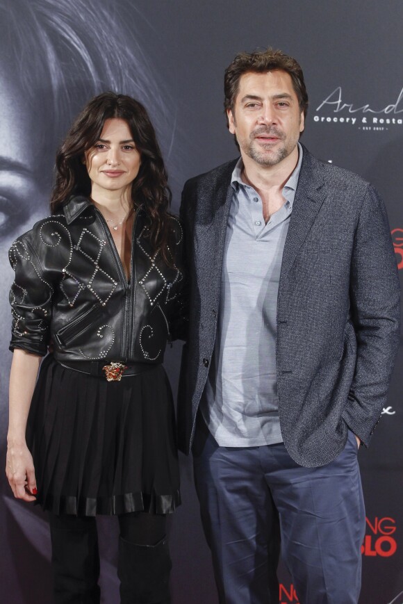 Penélope Cruz et son mari Javier Bardem - Photocall du film "Loving Pablo (Escobar)" à Madrid. Le 6 mars 2018