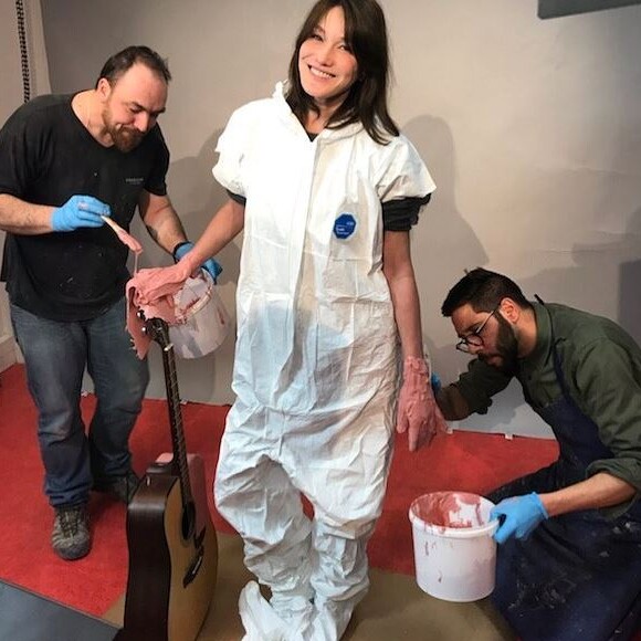 Carla Bruni-Sarkozy évoque un projet secret sur Instagram le 4 avril 2018.