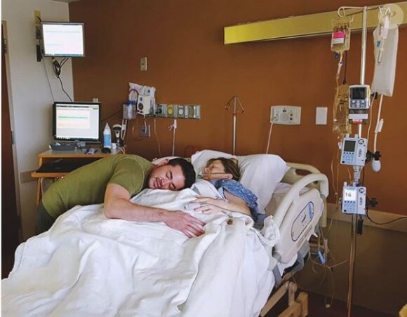 Thomas Beatie de "Secret Story 10" et sa femme Amber à l'hôpital, 7 avril 2018, Instagram