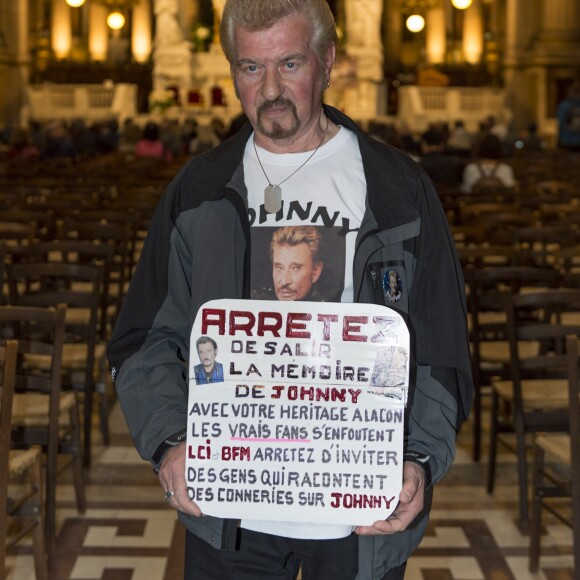 Jean-Claude Camus assiste à la messe mensuelle en la mémoire de Johnny Hallyday à l'église de la Madeleine à Paris le 9 avril 2018. © Pierre Perusseau / Bestimage