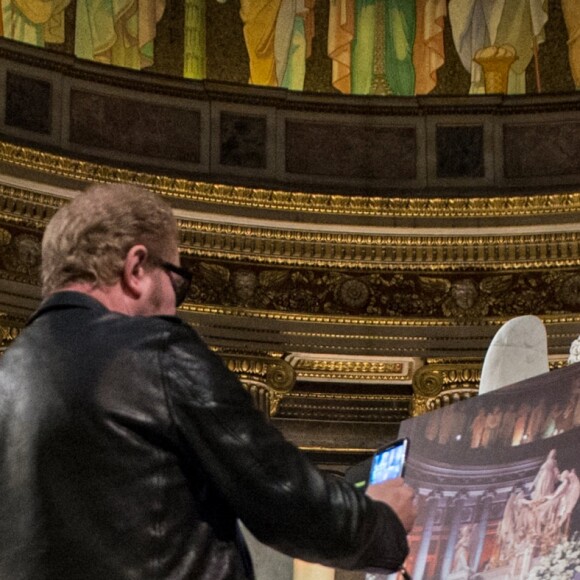 Jean-Claude Camus assiste à la messe mensuelle en la mémoire de Johnny Hallyday à l'église de la Madeleine à Paris le 9 avril 2018. © Pierre Perusseau / Bestimage