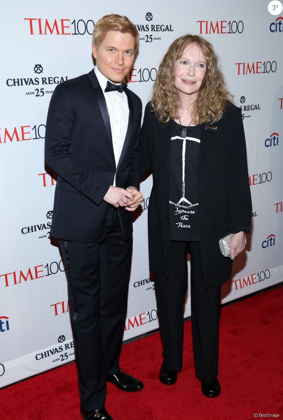 Mia Farrow et son fils Ronan Farrow People à la soirée Time 100 à New