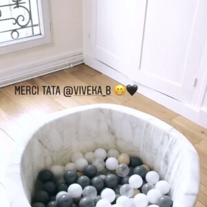 Caroline Receveur, enceinte de six mois, dévoile la chambre de son petit garçon Marlon.
