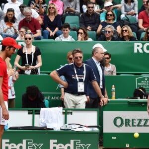 Novak Djokovic et son fils Stefan lors d'un tournoi caritatif au bénéfice de la fondation Prince Albert II en marge du tournoi de tennis Rolex Masters à Monte-Carlo le 14 avril 2018. L'événement sera retransmis sur l'émission "James Corden Tv Show" sur Sky UK. © Bruno Bebert / Bestimage