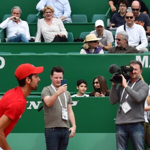 Novak Djokovic et son fils Stefan lors d'un tournoi caritatif au bénéfice de la fondation Prince Albert II en marge du tournoi de tennis Rolex Masters à Monte-Carlo le 14 avril 2018. L'événement sera retransmis sur l'émission "James Corden Tv Show" sur Sky UK. © Bruno Bebert / Bestimage