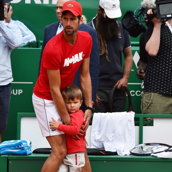 Novak Djokovic et son fils Stefan lors d'un tournoi caritatif au bénéfice de la fondation Prince Albert II en marge du tournoi de tennis Rolex Masters à Monte-Carlo le 14 avril 2018. L'événement sera retransmis sur l'émission "James Corden Tv Show" sur Sky UK. © Bruno Bebert / Bestimage