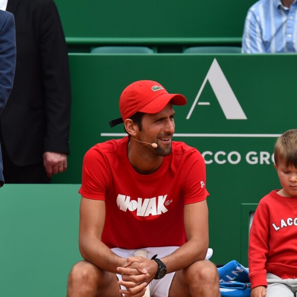 Novak Djokovic et son fils Stefan lors d'un tournoi caritatif au bénéfice de la fondation Prince Albert II en marge du tournoi de tennis Rolex Masters à Monte-Carlo le 14 avril 2018. L'événement sera retransmis sur l'émission "James Corden Tv Show" sur Sky UK. © Bruno Bebert / Bestimage
