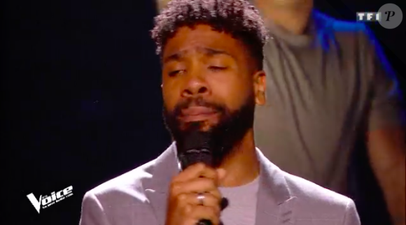 Hobbs dans The Voice 7 sur TF1 le 21 avril 2018.