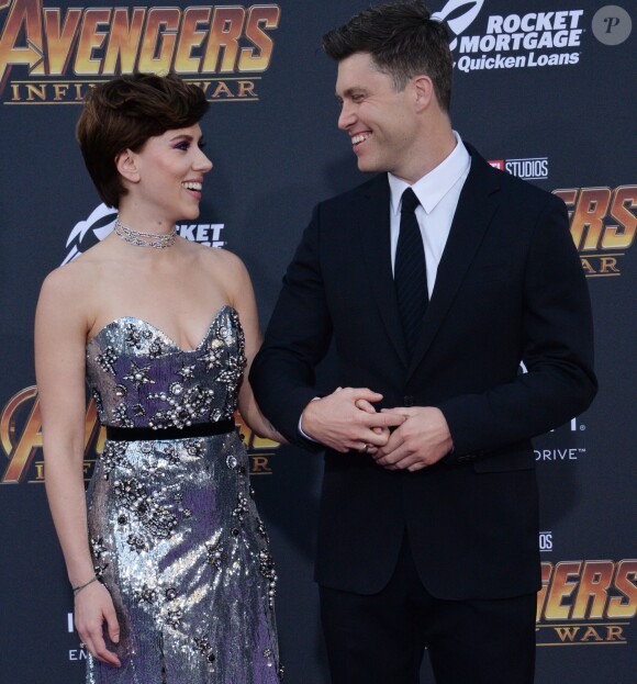 Scarlett Johansson et Colin Jost à la première de 'Avengers: Infinity War' au El Capitan à Hollywood, le 23 avril 2018