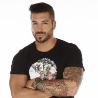 Alain (Secret Story 11) s'offre un énorme tatouage dans le dos