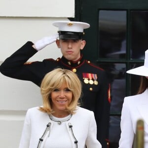 Le président américain Donald Trump, sa femme la Première Dame Melania Trump, le président de la République française Emmanuel Macron et sa femme la Première Dame Brigitte Macron (Trogneux) - Le couple présidentiel américain accueille le couple présidentiel français à la Maison Blanche à Washington, le 24 avril 2018. © Dominique Jacovides/Bestimage