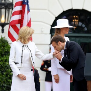 La Première Dame américaine Melania Trump, le président de la République française Emmanuel Macron et sa femme la Première Dame Brigitte Macron (Trogneux) - Le couple présidentiel américain accueille le couple présidentiel français à la Maison Blanche à Washington, le 24 avril 2018. © Dominique Jacovides/Bestimage US gton