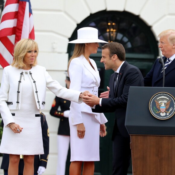 Le président américain Donald Trump, sa femme la Première Dame Melania Trump, le président de la République française Emmanuel Macron et sa femme la Première Dame Brigitte Macron (Trogneux) - Le couple présidentiel américain accueille le couple présidentiel français à la Maison Blanche à Washington, le 24 avril 2018. © Dominique Jacovides/Bestimage