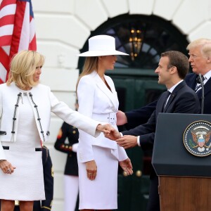 Le président américain Donald Trump, sa femme la Première Dame Melania Trump, le président de la République française Emmanuel Macron et sa femme la Première Dame Brigitte Macron (Trogneux) - Le couple présidentiel américain accueille le couple présidentiel français à la Maison Blanche à Washington, le 24 avril 2018. © Dominique Jacovides/Bestimage