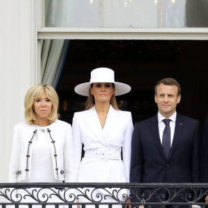 La Première Dame américaine Melania Trump, le président de la République française Emmanuel Macron et sa femme la Première Dame Brigitte Macron (Trogneux) - Le couple présidentiel américain accueille le couple présidentiel français à la Maison Blanche à Washington, le 24 avril 2018. © Dominique Jacovides/Bestimage