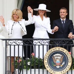 Le président américain Donald Trump, sa femme la Première Dame Melania Trump, le président de la République française Emmanuel Macron et sa femme la Première Dame Brigitte Macron (Trogneux) - Le couple présidentiel américain accueille le couple présidentiel français à la Maison Blanche à Washington, le 24 avril 2018. © Dominique Jacovides/Bestimage