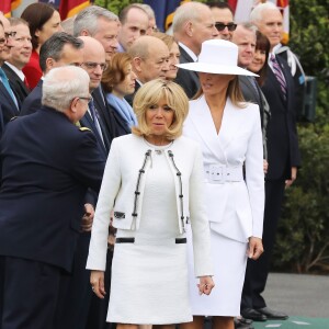 La Première Dame américaine Melania Trump et la Première Dame française Brigitte Macron (Trogneux) - Le couple présidentiel américain accueille le couple présidentiel français à la Maison Blanche à Washington, le 24 avril 2018. © Dominique Jacovides/Bestimage