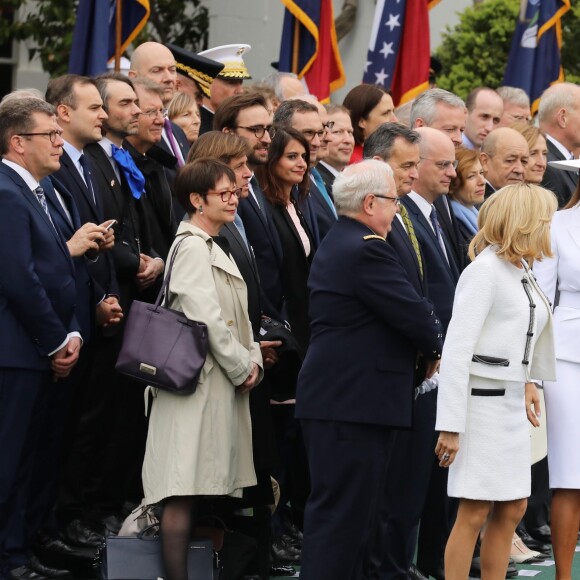 La Première Dame américaine Melania Trump et la Première Dame française Brigitte Macron (Trogneux) - Le couple présidentiel américain accueille le couple présidentiel français à la Maison Blanche à Washington, le 24 avril 2018. © Dominique Jacovides/Bestimage