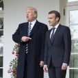 Le président de la République française Emmanuel Macron et le président américain Donald Trump - Le président de la République française et le président américain se rendent au bureau ovale avant une réunion à la Maison Blanche à Washington, le 24 avril 2018.