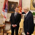 Le président américain Donald Trump et le président de la République française Emmanuel Macron dans le bureau ovale de la Maison Blanche à Washington, le 24 avril 2018. © Diominique Jacovides/Bestimage