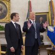 Le président américain Donald Trump et le président de la République française Emmanuel Macron dans le bureau ovale de la Maison Blanche à Washington, le 24 avril 2018.