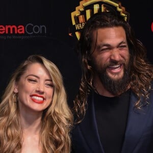 Amber Heard, Jason Momoa à la soirée Warner Bros au CinemaCon 2018 à l'hôtel Caesar palace à Las Vegas, le 24 avril 2018