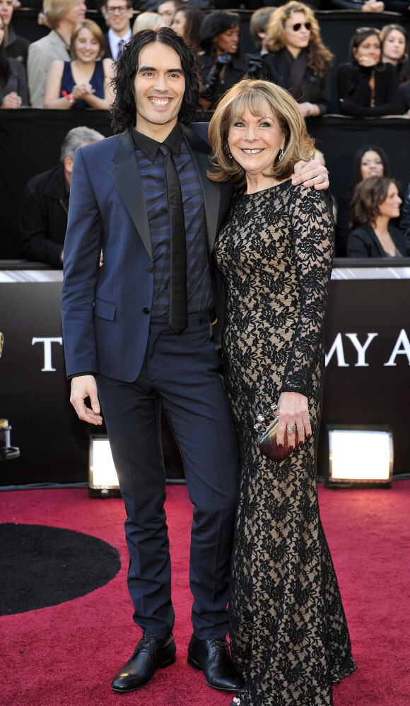 Russell Brand et sa mère Barbara aux Oscars le 11 février 2011.